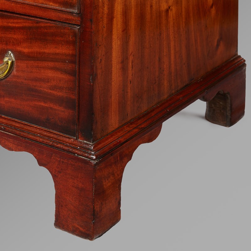 A Hepplewhite period mahogany chest of drawers-w-j-gravener-antiques-chest-04-main-637612639739054445.jpg