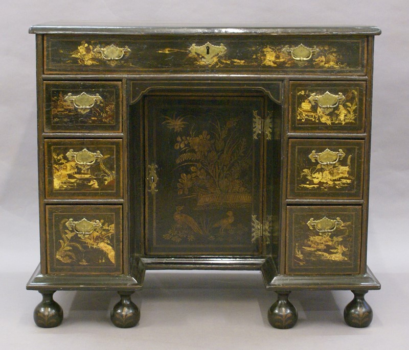 A very rare Queen Anne kneehole desk-w-j-gravener-antiques-dsc04525-main-637136686019214324.jpg
