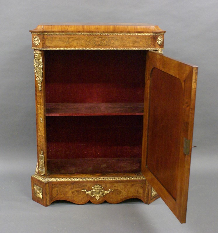 A superb Pier cabinet attributed to Gillows-w-j-gravener-antiques-dsc06800-main-637491756655577633.jpg