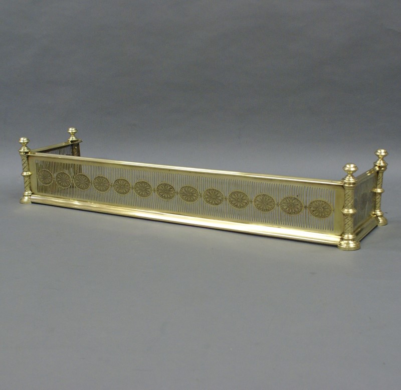 A very attractive brass fender-w-j-gravener-antiques-dsc07236-main-637548704586960261.jpg