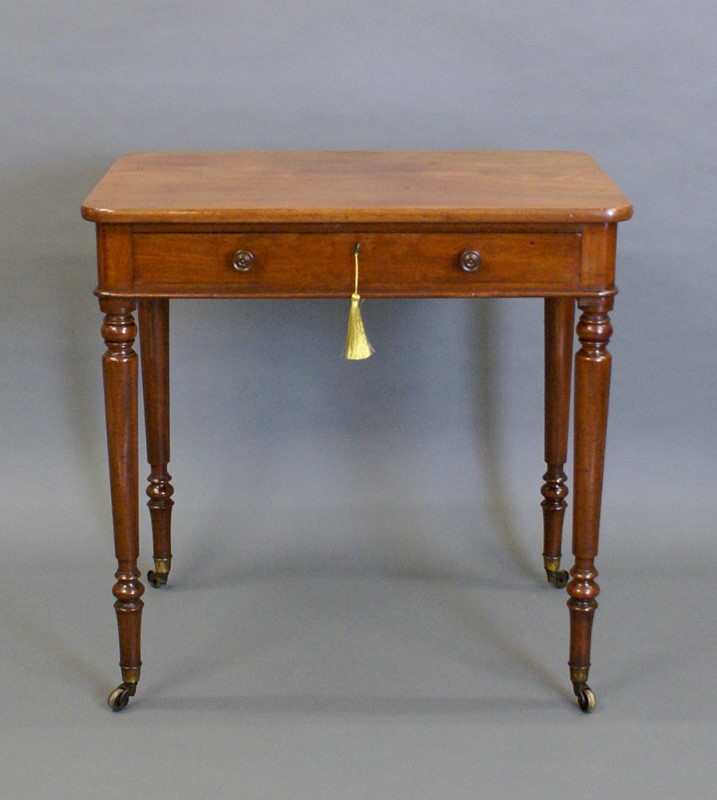 A chamber writing table attributed to Gillow-w-j-gravener-antiques-dsc09017-main-637832133448485048.jpg