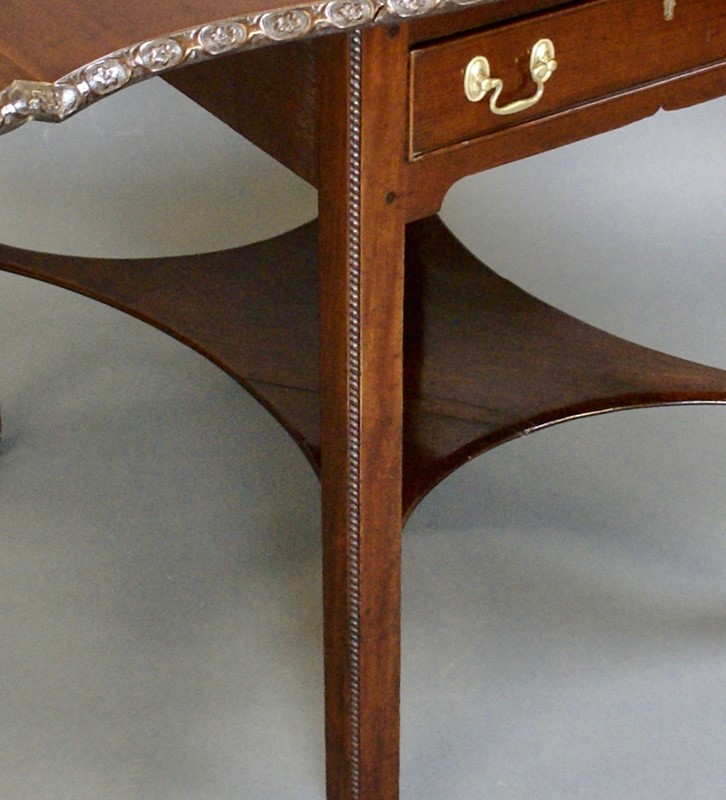 An Unusual Colonial Padouk Supper Table-w-j-gravener-antiques-dsc09057-main-637839011265996219.jpg