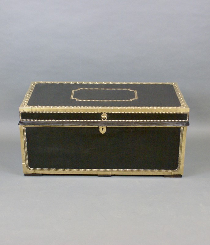 A large scale China Trade traveling trunk-w-j-gravener-antiques-dsc09628-main-637947817549759875.jpg