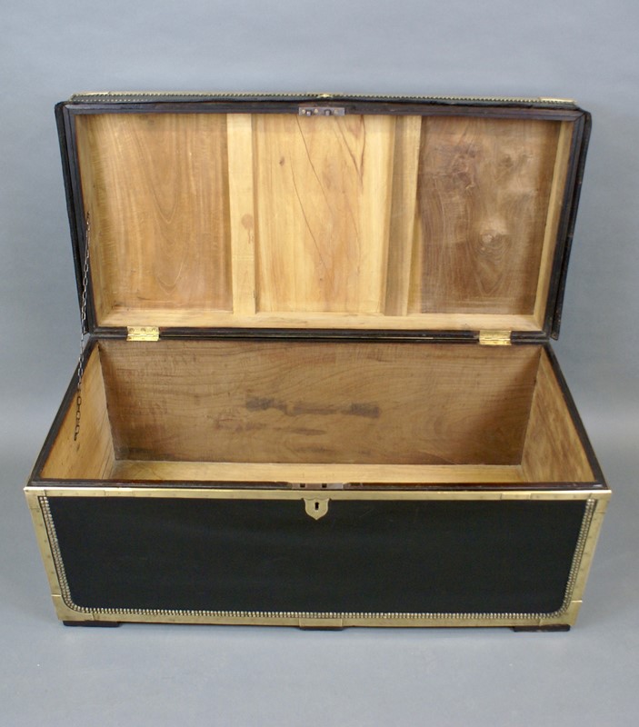 A large scale China Trade traveling trunk-w-j-gravener-antiques-dsc09631-main-637947817455761245.jpg