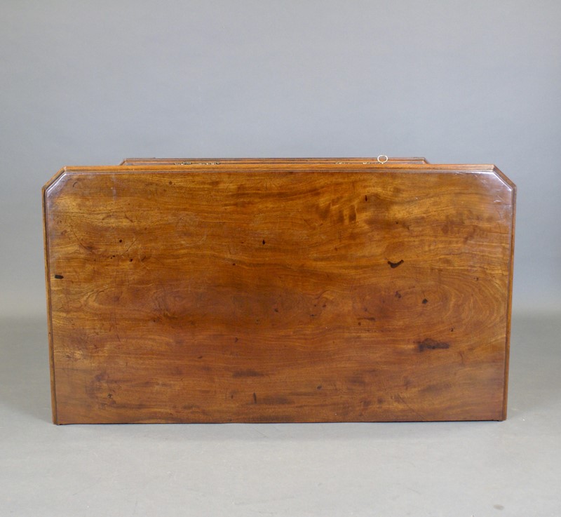 A superior quality George III mahogany chest .-w-j-gravener-antiques-dsc09743-main-638001420822308303.jpg