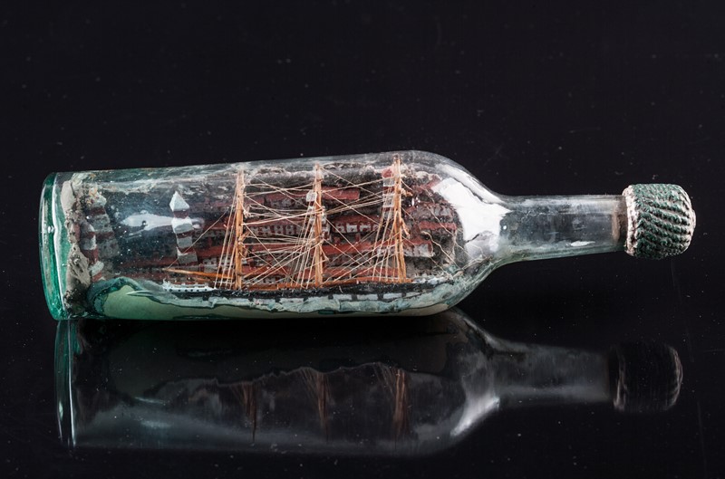 A Good Late 19th Century Diorama Ship-in-a-bottle-walpoles-4143-main-637349891179683720.jpg