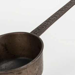 Robert Street Two Pint Skillet