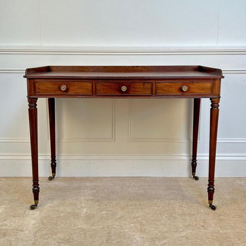 Gillows Georgian Mahogany Dressing Table
